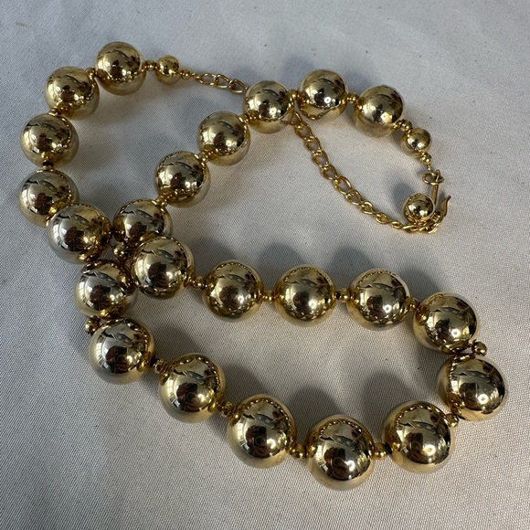 Three goldtone layering style necklaces - Picture 6 of 8